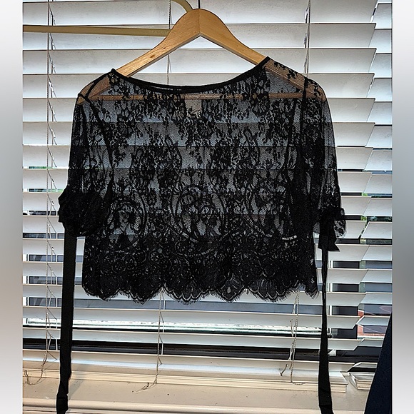 Gorgeous Anthropologie Floating Lace Cropped Blouse By Pencey - Picture 5 of 8